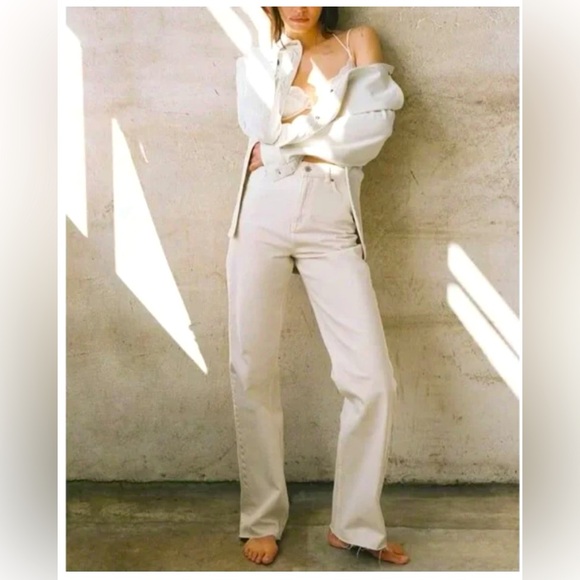 Zara Denim - Zara High-Rise 90's Full Length
Jean Women’s Size 6